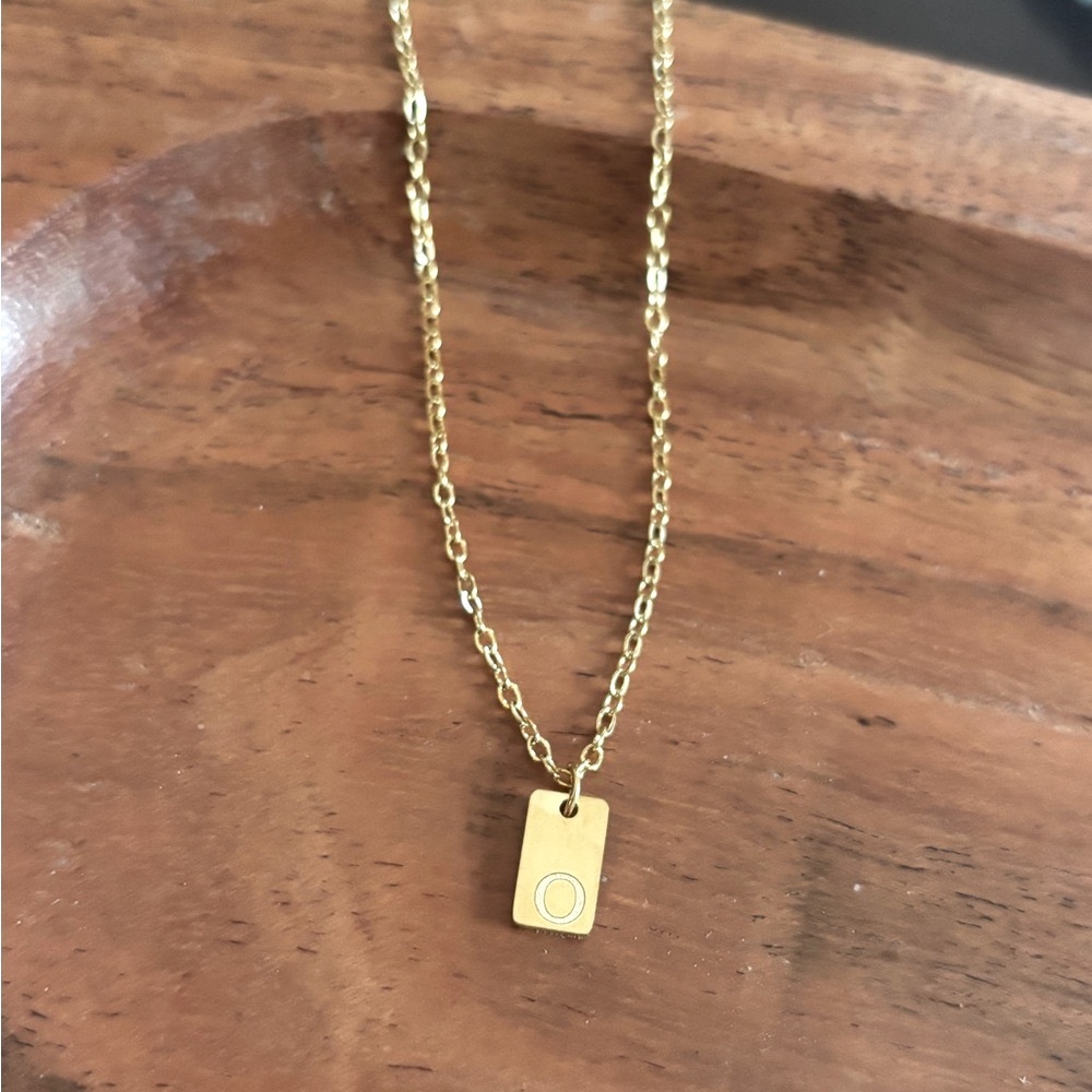 Gold Initial “ O “ Pendant Necklace